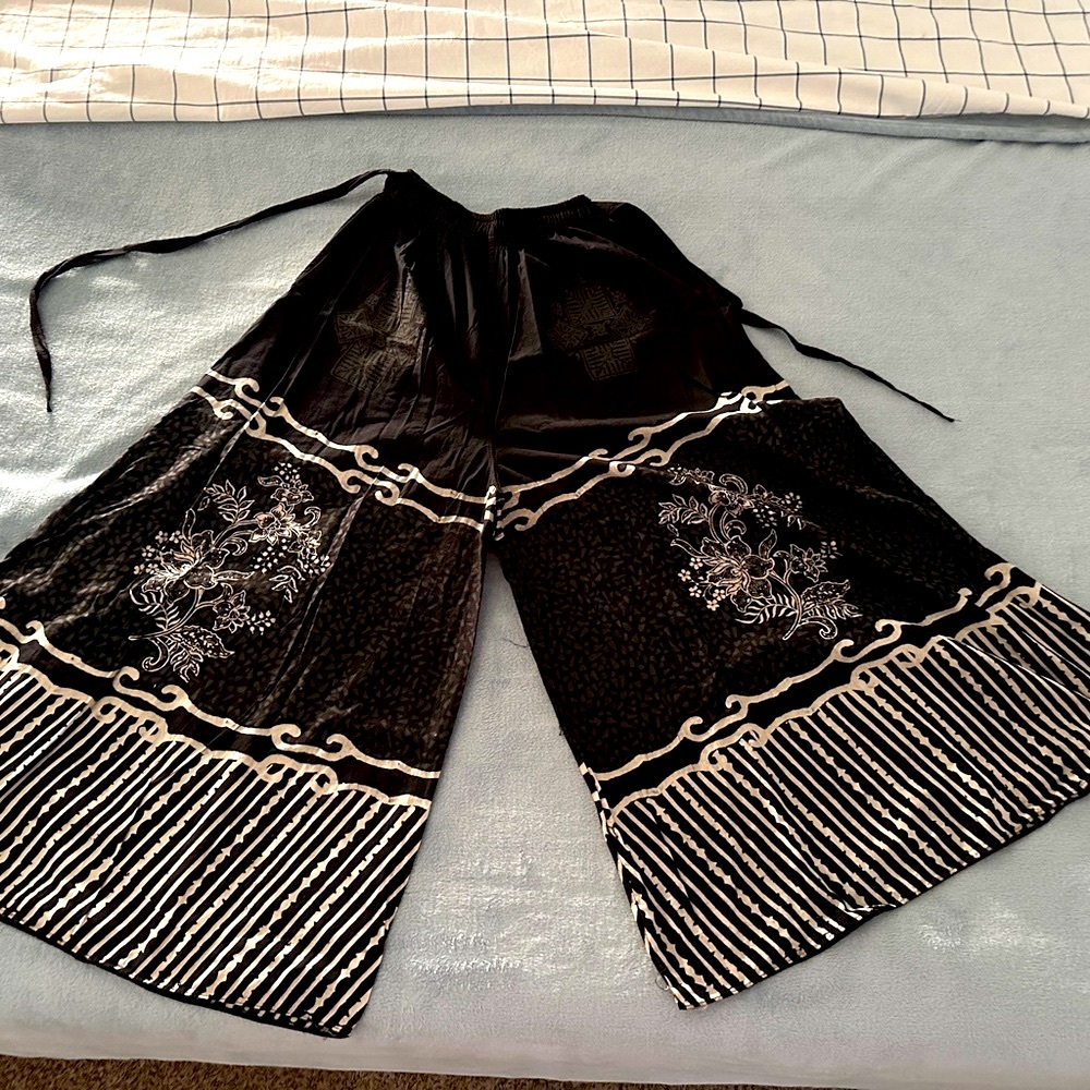 Stylish-Ethnic Batik Pants